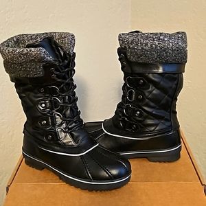 NIB!  Dream pair Womens Monte Midcalf waterproof snowboots Sz 7